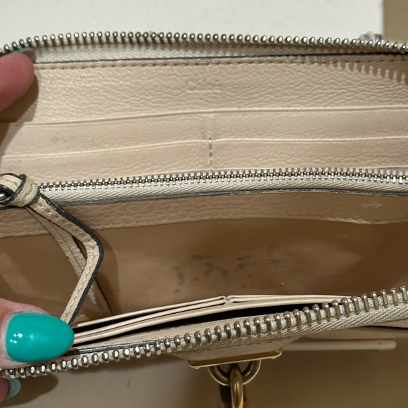 Chloe Paddington Ivory Leather and Lambskin Long Zip Wallet w/Box and Dustbag - Picture 6 of 10